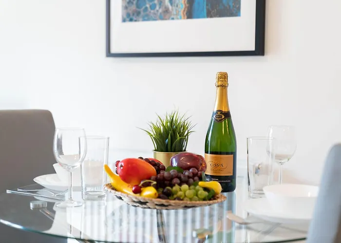 Luxury Apartment - Twin Beds - Selly Oak - Off-Street Parking - Free Netflix & Wifi - Top Rated 9Cc
